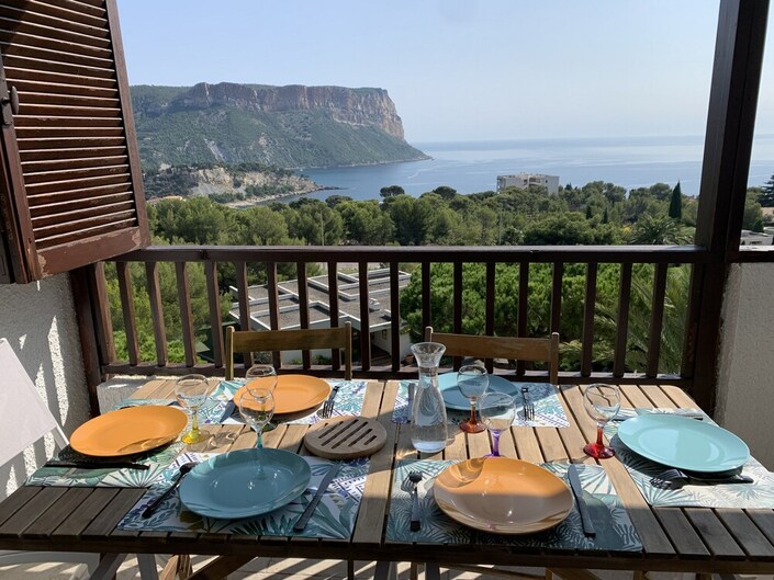 Location Trs beau T3, Cassis, vue mer, piscine, tennis