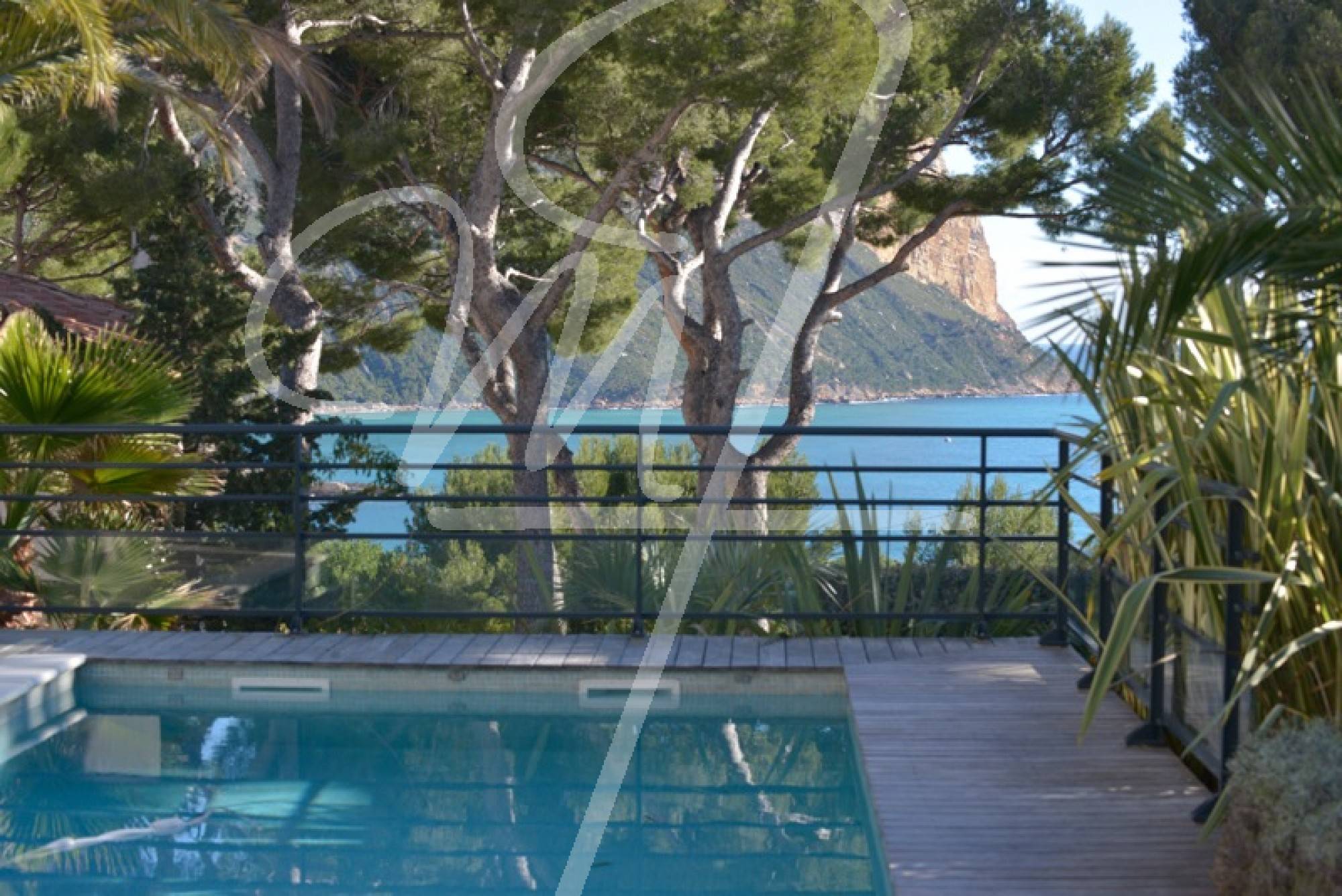 Vente villa contemporaine cassis vuer mer, piscine, garage