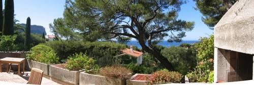  cassis,vente villa de caractre type 8  proximit du cente avec vue mer