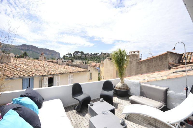 Appartement T3 Cassis plein centre, sans charges, dernier tage