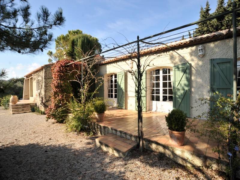  mas en campagne T6 Cassis piscine, vue dgage, grand terrain, garage, dpendance