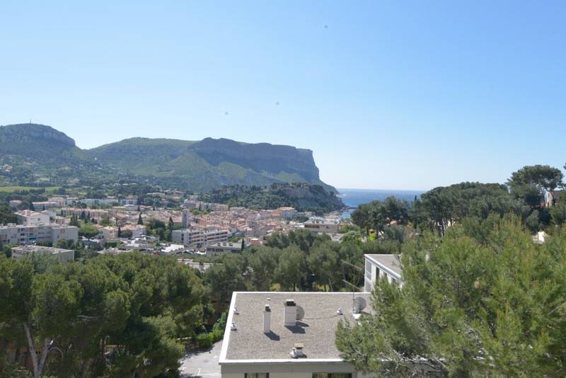 Appartement T4 cassis , prox centre vue mer, parking