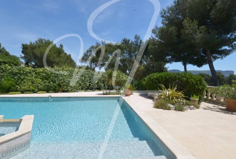 Vente villa individuelle T6 cassis piscine, garage