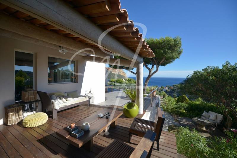 Vente villa contemporaine T5 Cassis plage vue mer, piscine, garage, 4 chambres
