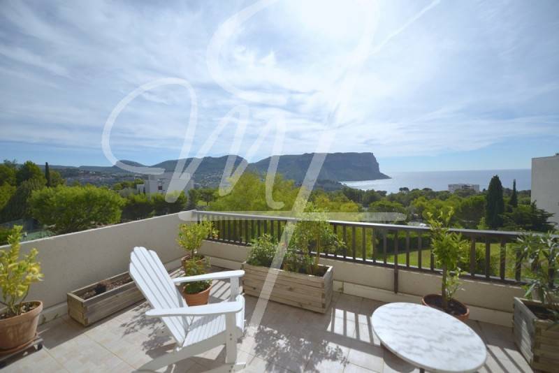 Vente T2 cassis vue mer, parking, piscine