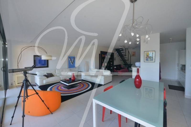 Vente villa contemporaine T4 CASSIS prox centre et plage piscine, vue mer