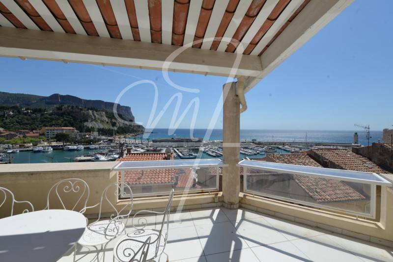 Vente hotel particulier T4 cassis port vue mer, terrasse, garage, ascenseur