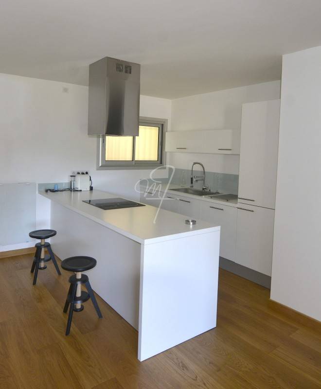 Vente appartement contemporain T3 Cassis plein centre cave, toit terrasse