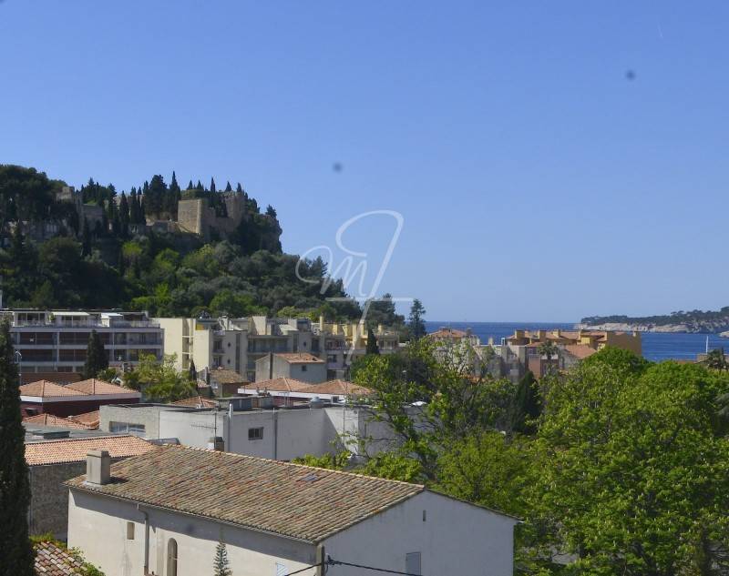 Vente appartement contemporain T3 Cassis plein centre cave, toit terrasse