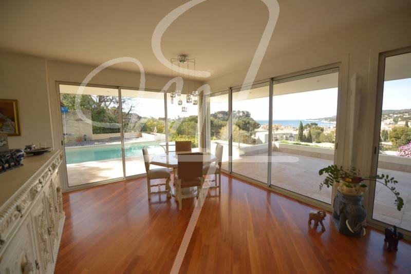 Vente villa contemporaine T6 CASSIS centre  vue mer, piscine, ascenseur