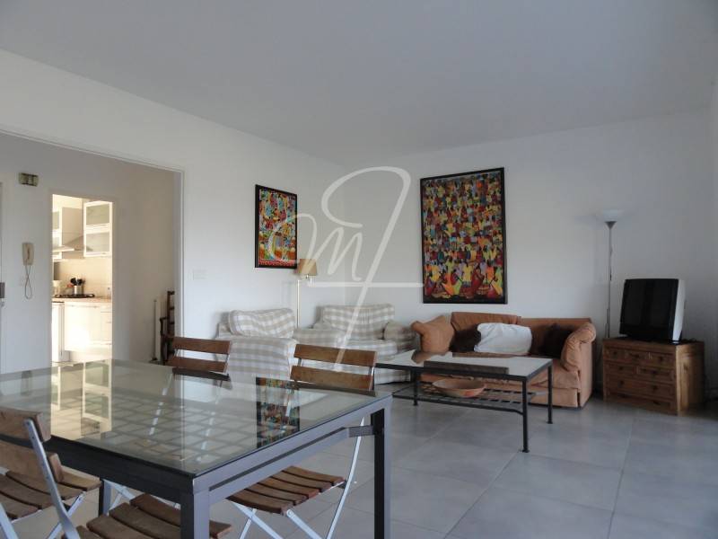 Vente appartement rnov T3 cassis centre ville terrasse, vue mer, parking privatif, piscine