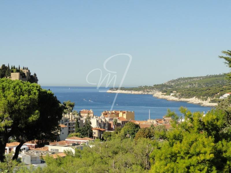 Vente appartement rnov T3 cassis centre ville terrasse, vue mer, parking privatif, piscine