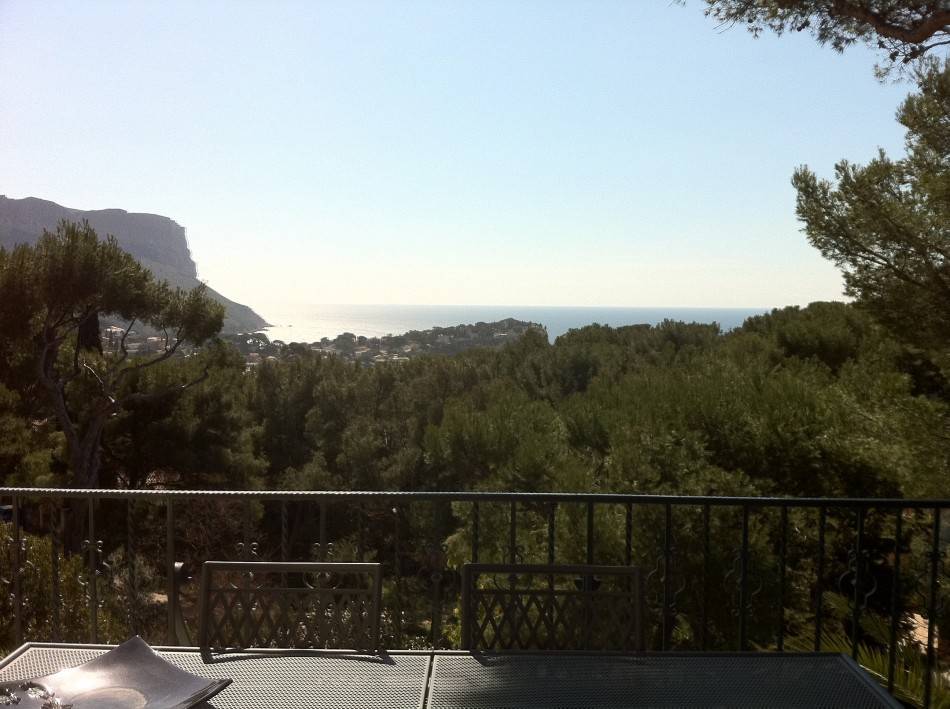 Vente villa T7 Cassis VENDU vue mer piscine garage et appartement indpendant