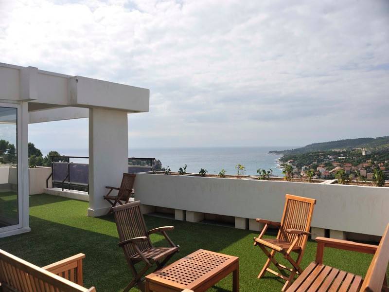 penthouse T4 Cassis  vue mer, grande terrasse, garage, ascenseur, cave et piscine