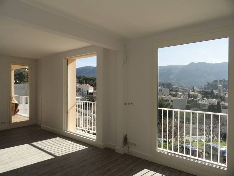 Vente T3 VENDU CASSIS proximit commerces et plage, vue sur la mer, rnov