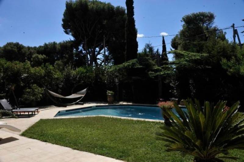 Vente villa T5 CASSIS VENDU, de plain pied, piscine, terrain plat