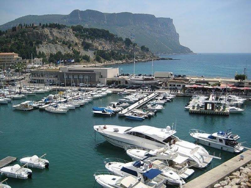 Vente T3 Cassis  sur le port, balcon, vue mer