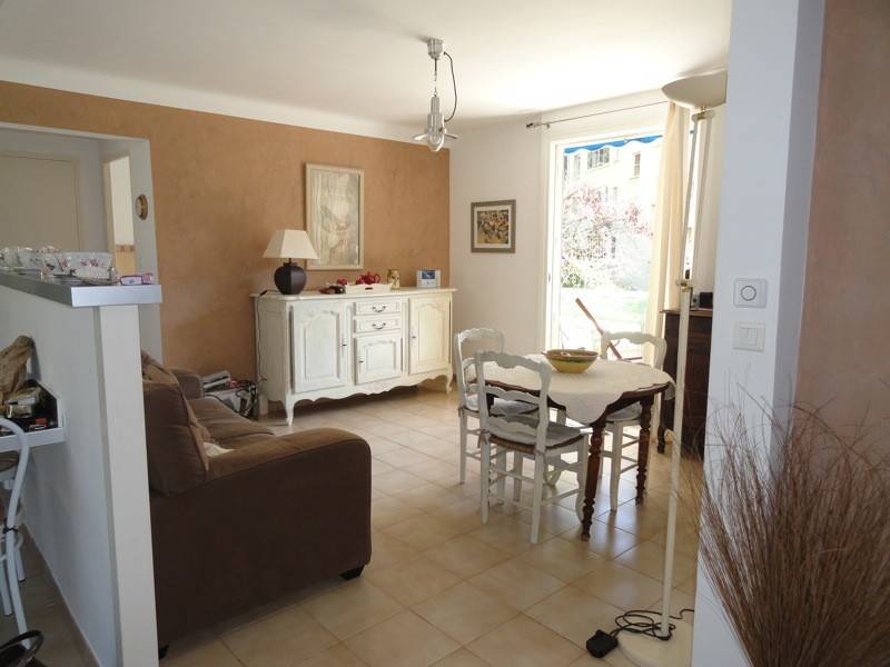 Appartement T3 Cassis balcon ,cave, proche des commerces