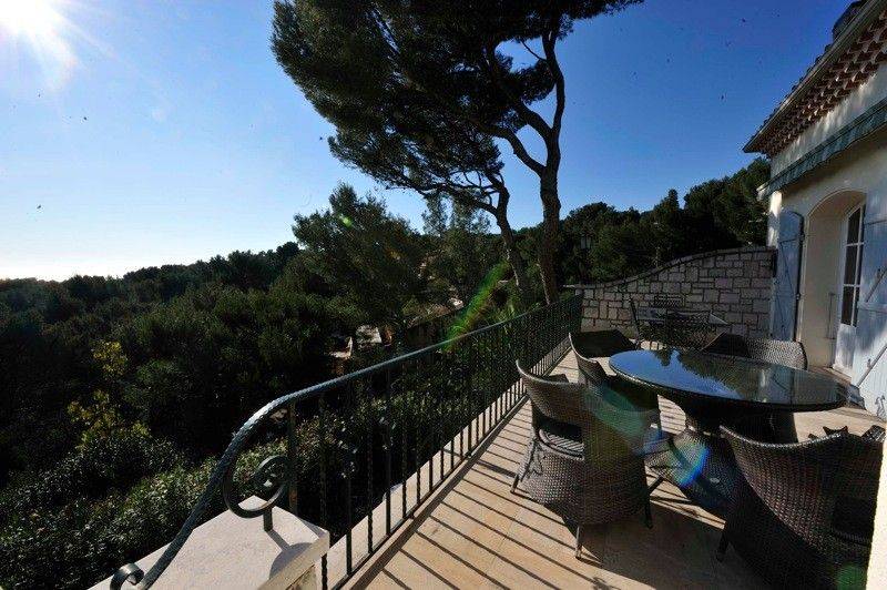 Vente villa T7 Cassis VENDU vue mer piscine garage et appartement indpendant