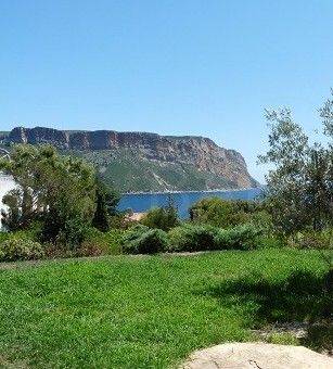 Vente villa moderne Cassis vue mer, jacuzzi, dpendances