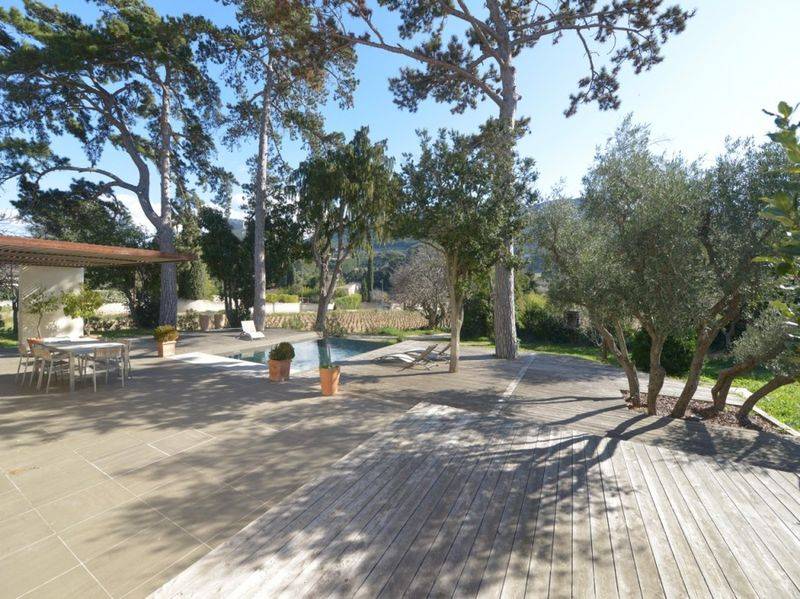 Vente villa contemporaine T7 Cassis piscine, garage, vue Cap Canaille et vignoble