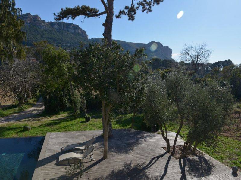 Vente villa contemporaine T7 Cassis piscine, garage, vue Cap Canaille et vignoble