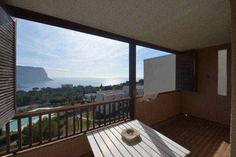 Vente T4 cassis plage et proximit centre vue mer, piscine-tennis, garage