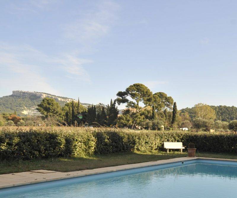 Vente villa de plain pied T4/5 Cassis en campagne, entourée de vignes, piscine
