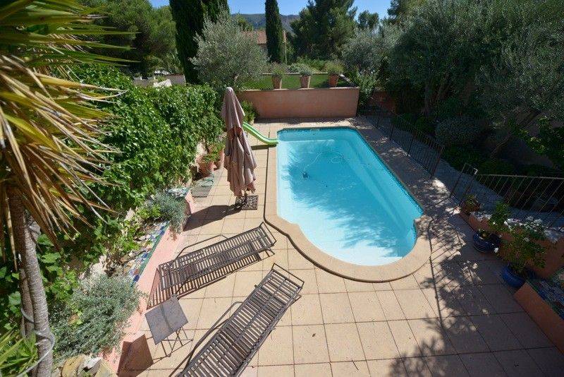 Vente T6 cassis  villa, piscine, garage