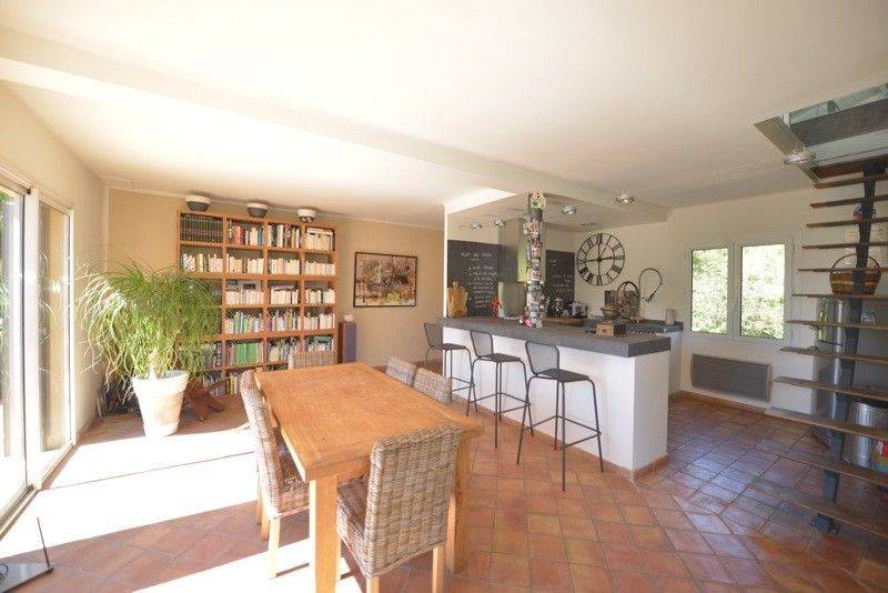 Vente T5 Cassis villa , piscine,  appartement independant