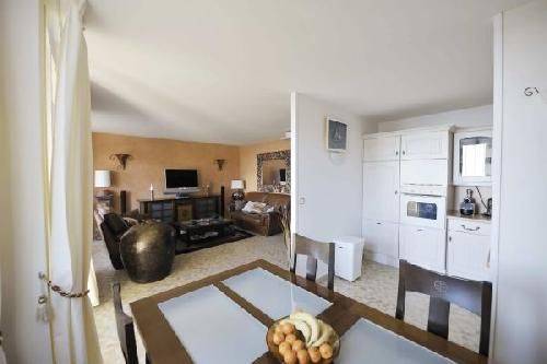 Vente cassis, vue mer, appartement type 2, terrasse piscine