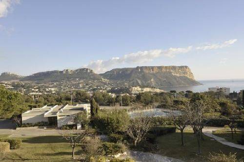 Vente cassis, vue mer, appartement type 2, terrasse piscine