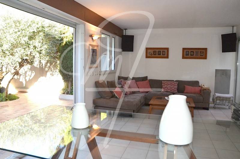 Vente apt T5 Cassis Prox centre  terrasse- jardin, garage privatif