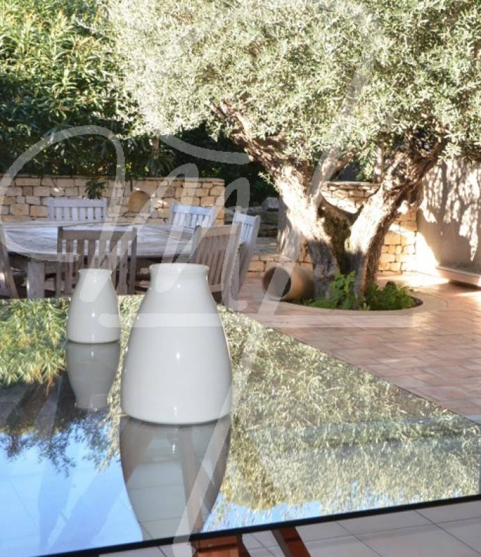 Vente apt T5 Cassis Prox centre  terrasse- jardin, garage privatif