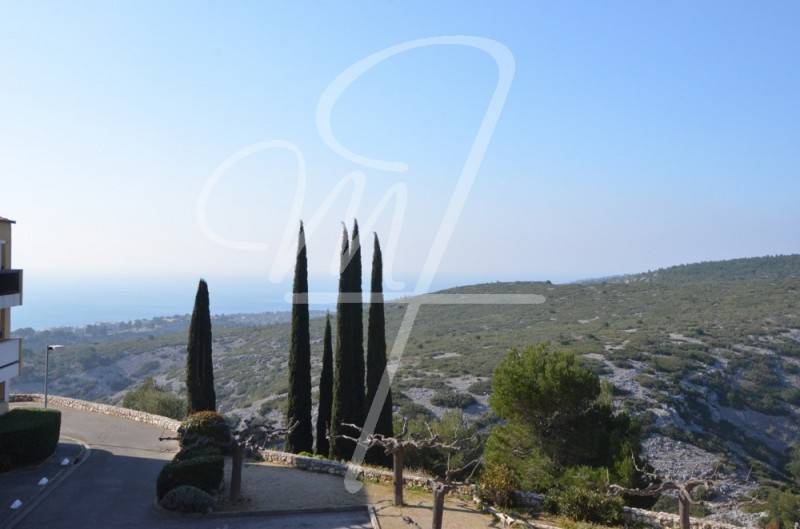 Vente Appartement T3 cassis hauteurs terrasse, 2 places de parkings privatives en sous sol