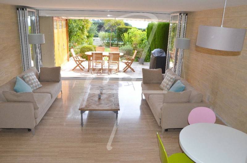 Vente T3 Cassis prox commerce, piscine, vue mer