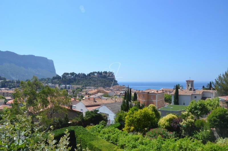 Vente hotel particulier T7 centre ville calme, vue mer et cap canaille, jardin et garage double