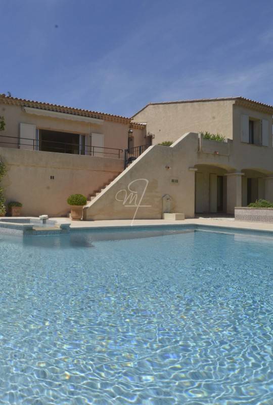 Vente maison de famille T7 CASSIS  piscine, jacuzzi et garage