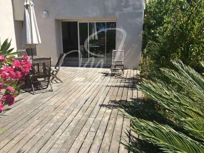 Vente appartement contemporain cassis prox centre terrasse, parking privatif