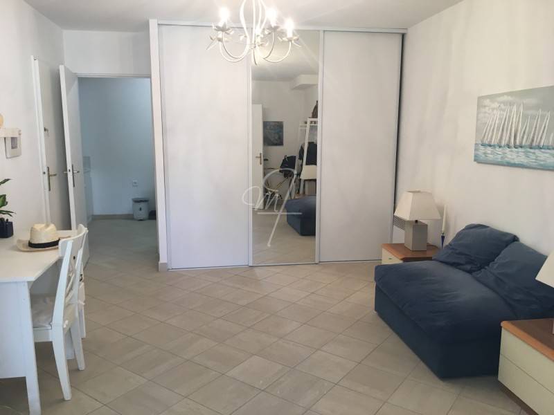 Vente APPARTEMENT-VILLA cassis 10 min  pied du port