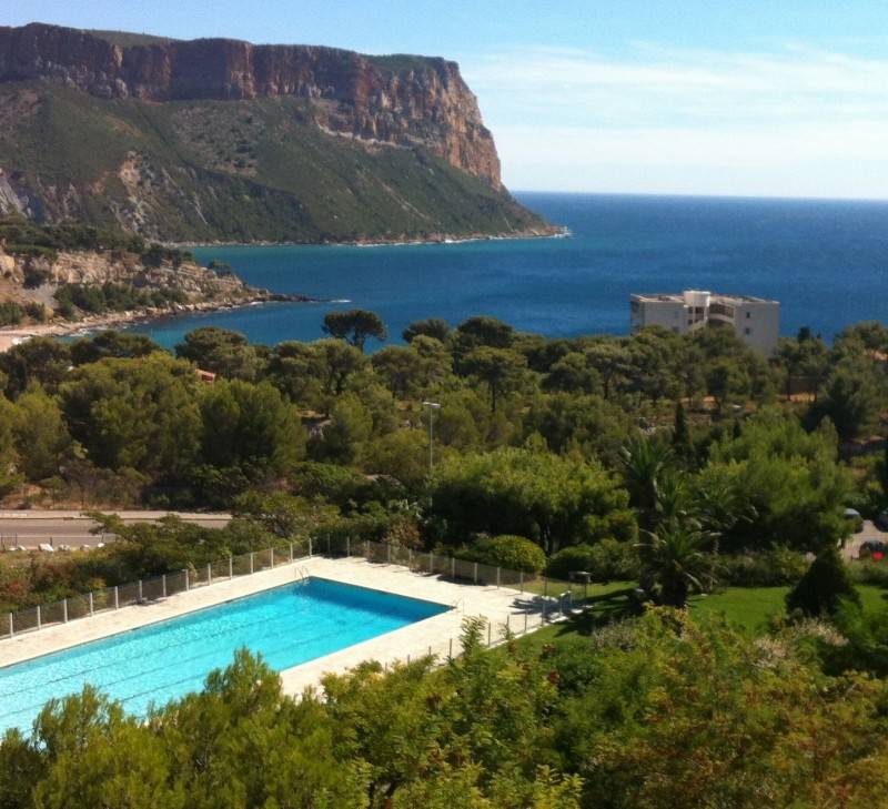 Vente T4 cassis plage et proximit centre vue mer, piscine-tennis, garage