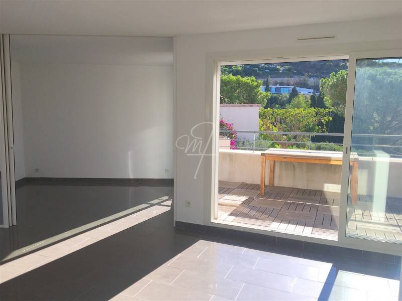 Vente APPARTEMENT-VILLA T3-4 Cassis prox centre  pied vue mer