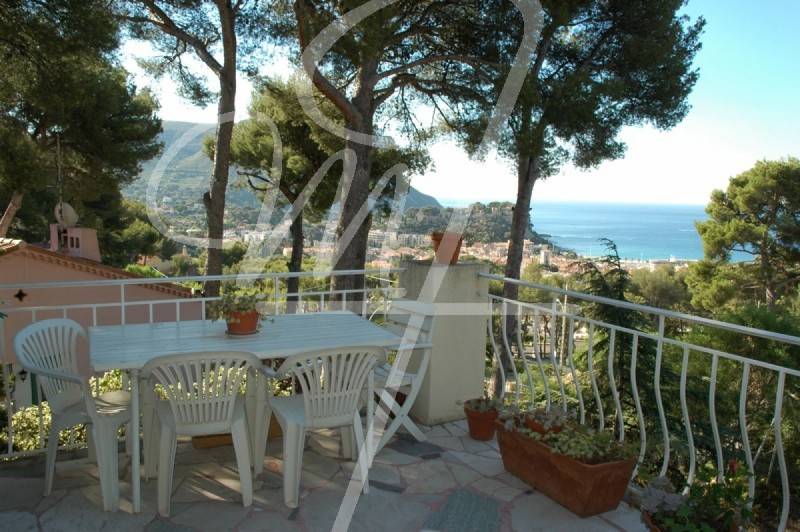 Vente maison divise en 3 appartements CASSIS vue mer et chteau