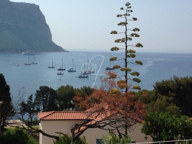 Vente appartement contemporain T2 cassis proximit centre et plage terrasse, vue mer, jardin, cave