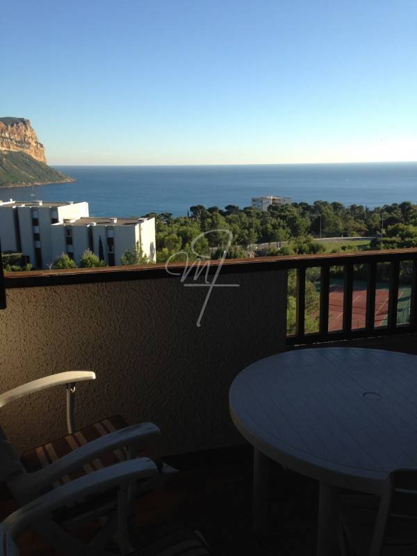 Vente T2 cassis terrasse, vue mer, parking privatif, piscine